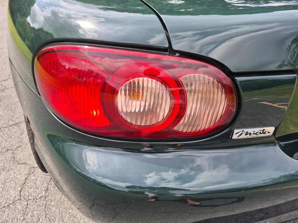 2001 Mazda NB MX-5 Miata - Image 9 of 31