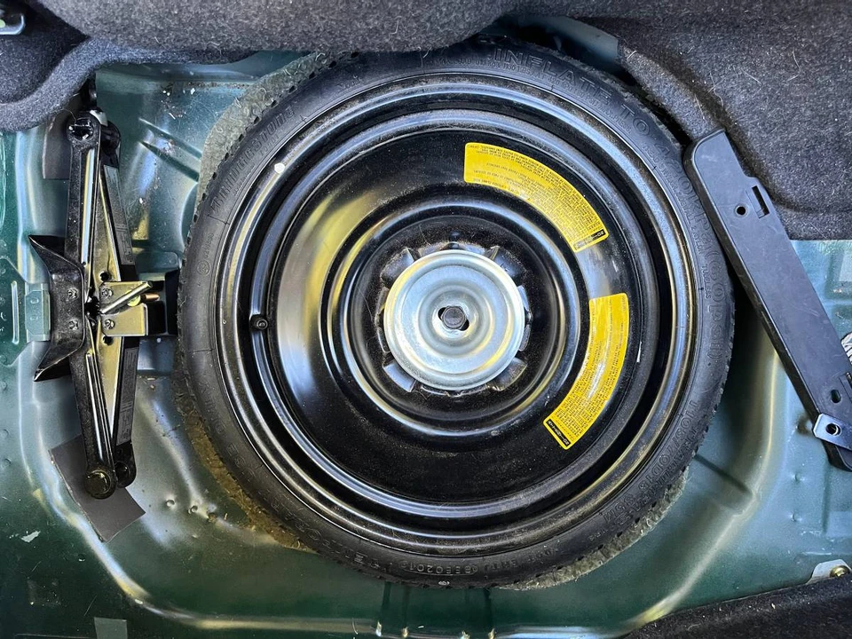 2001 Mazda NB MX-5 Miata - Image 17 of 17