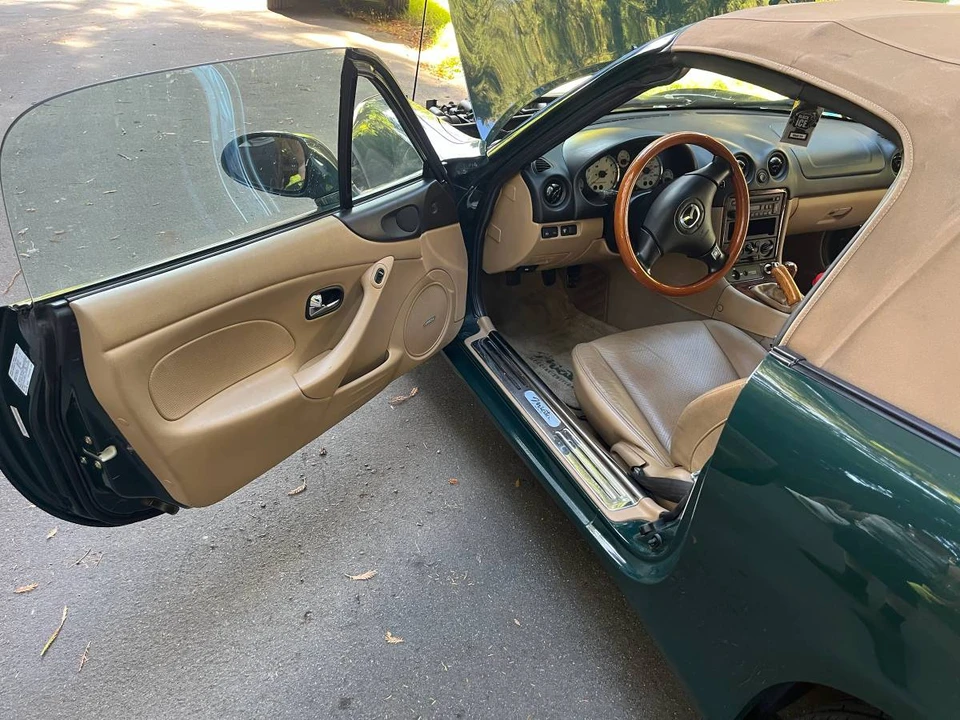 2001 Mazda NB MX-5 Miata - Image 10 of 17