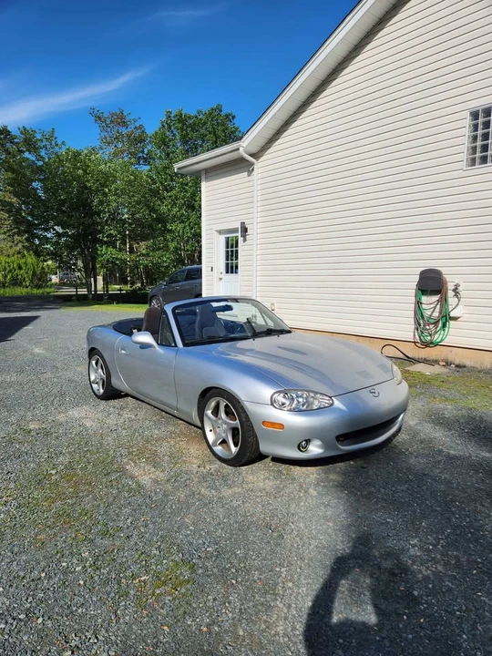2001 Mazda NB MX-5 Miata - Image 2 of 12