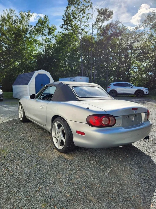 2001 Mazda NB MX-5 Miata - Image 5 of 11