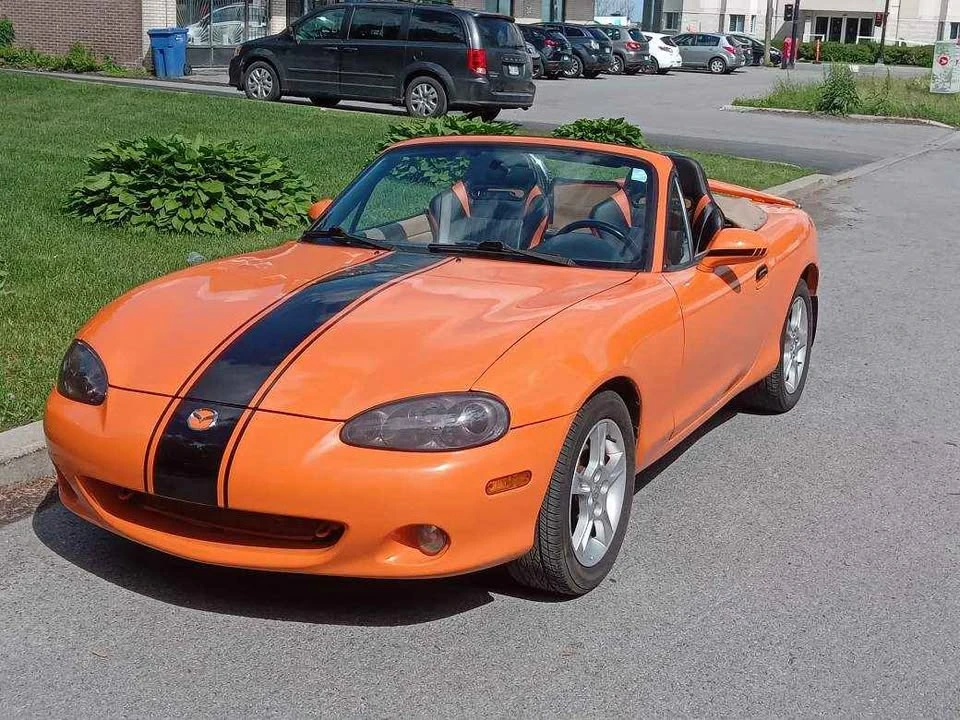 2001 Mazda NB MX-5 Miata - Image 2 of 3