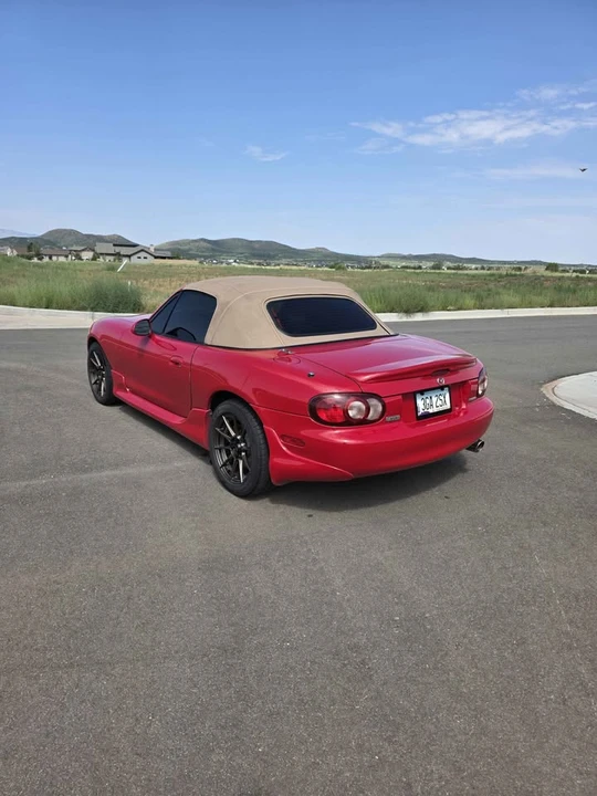 2001 Mazda NB MX-5 Miata - Image 8 of 9