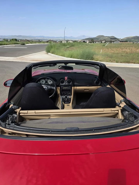 2001 Mazda NB MX-5 Miata - Image 5 of 9