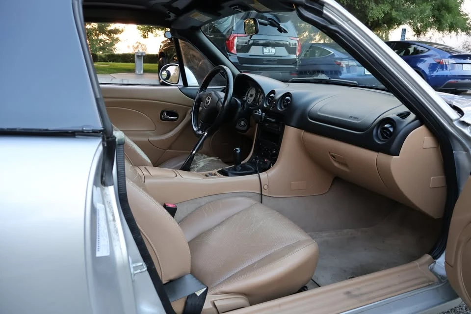 2001 Mazda NB MX-5 Miata - Image 11 of 20