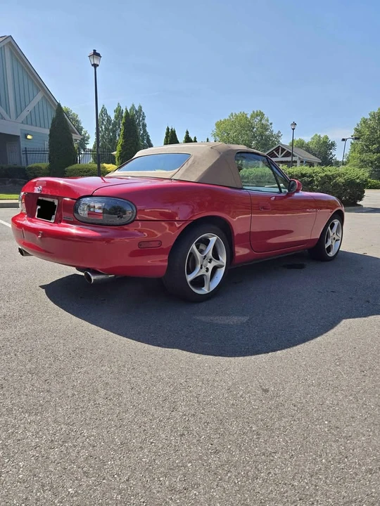 2001 Mazda NB MX-5 Miata - Image 4 of 11