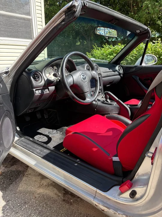 2001 Mazda NB MX-5 Miata - Image 14 of 20