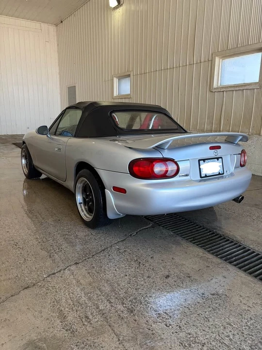 2001 Mazda NB MX-5 Miata - Image 4 of 20