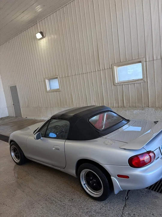 2001 Mazda NB MX-5 Miata - Image 5 of 20