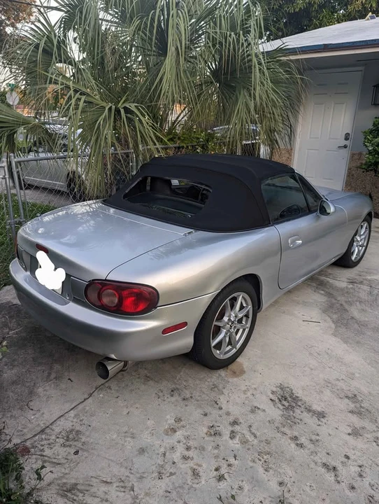 2001 Mazda NB MX-5 Miata - Image 2 of 8