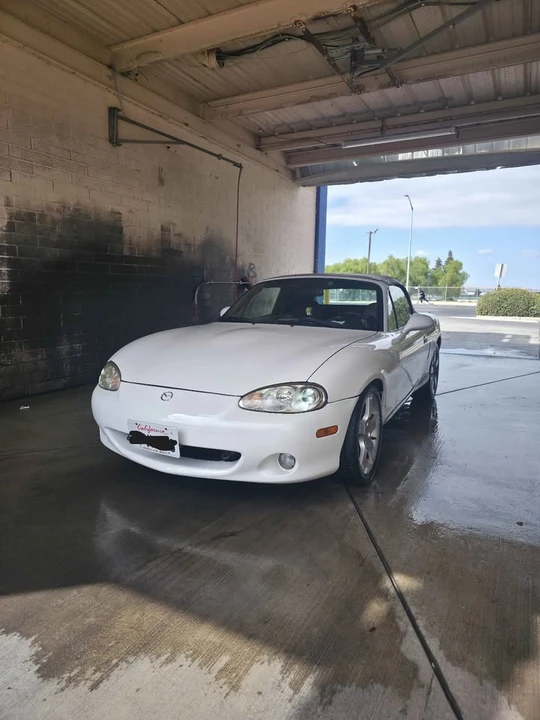 2001 Mazda NB MX-5 Miata - Image 2 of 9