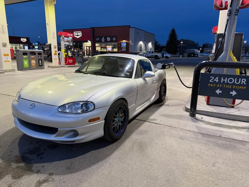 2001 Mazda NB MX-5 Miata - Image 2 of 5