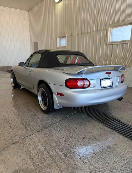 2001 Mazda NB MX-5 Miata - Image 4 of 8