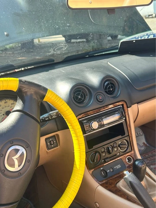 2001 Mazda NB MX-5 Miata - Image 12 of 13