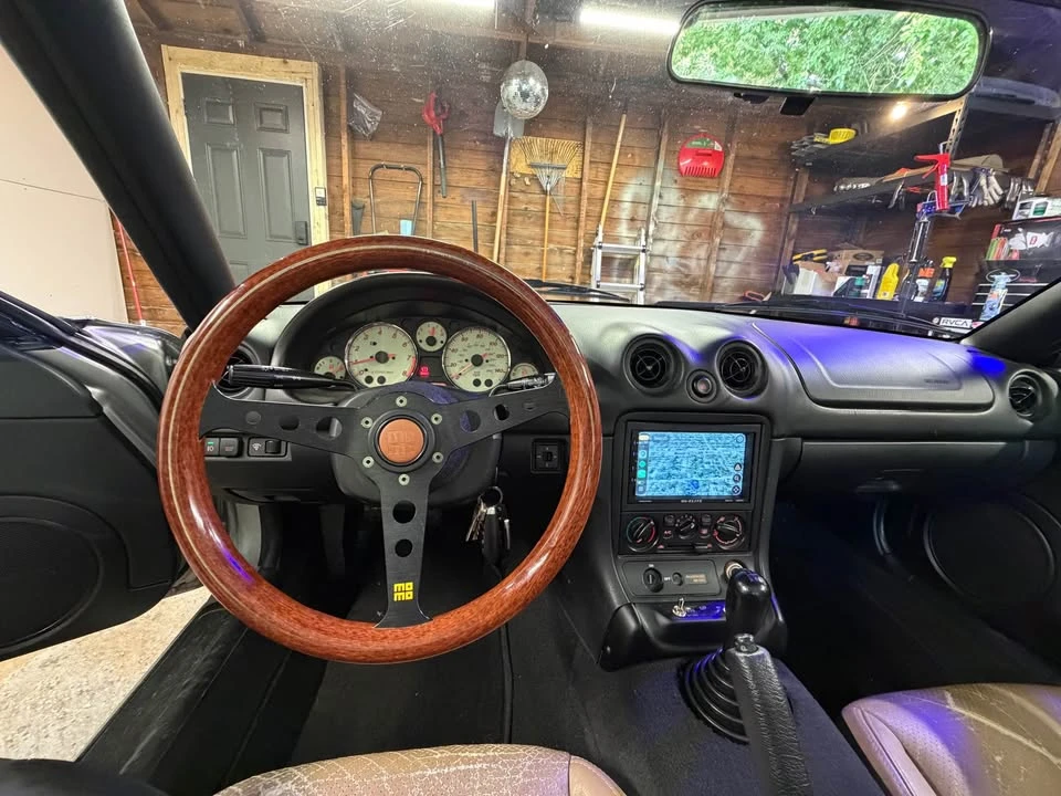 2001 Mazda NB MX-5 Miata - Image 11 of 15