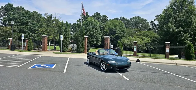 2001 Mazda MX-5 SE Convertible 2D