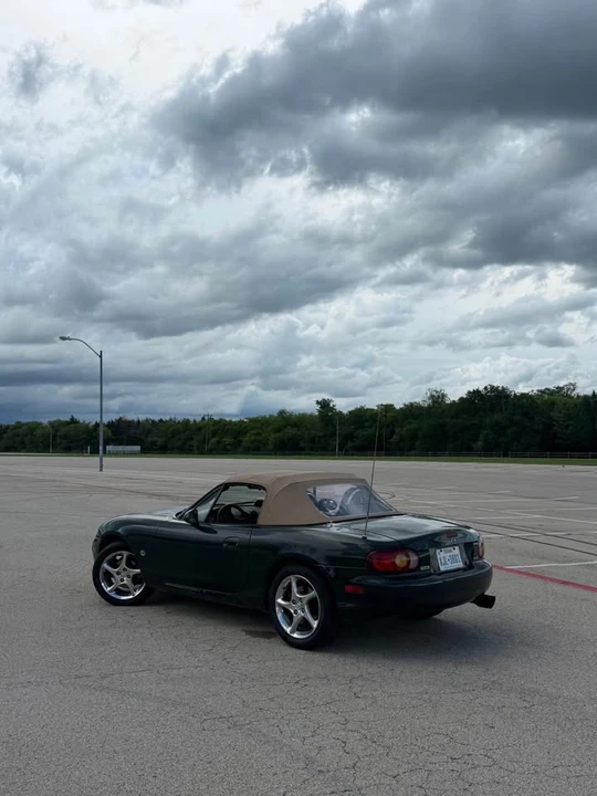 2001 Mazda NB MX-5 Miata - Image 2 of 10