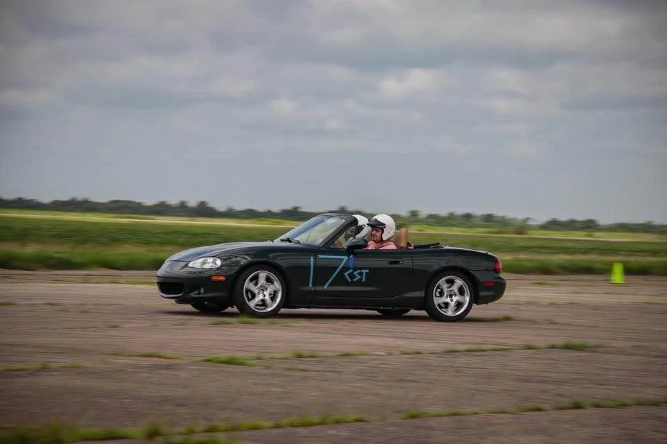 2001 Mazda NB MX-5 Miata - Image 2 of 9
