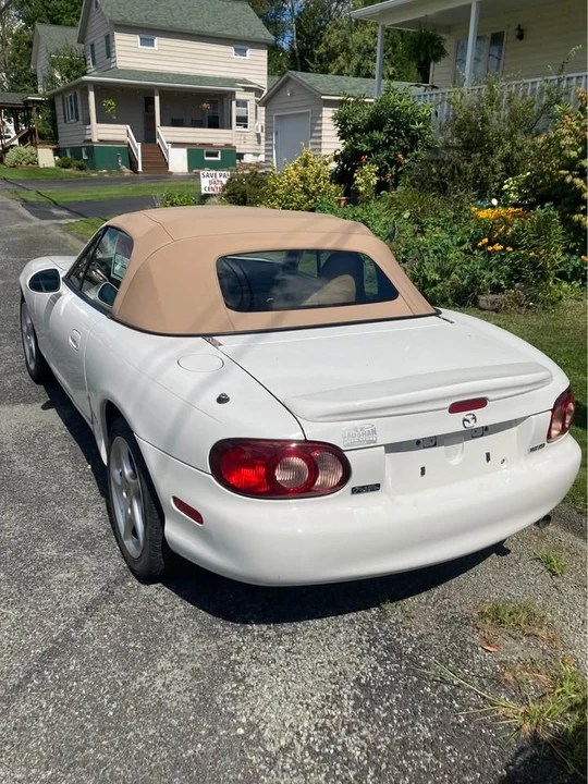 2001 Mazda NB MX-5 Miata - Image 2 of 6
