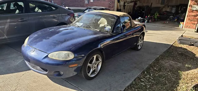 2001 Mazda MX-5 Sport Convertible 2D
