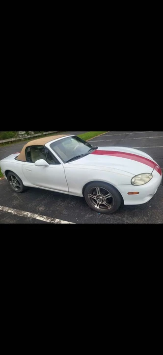 2001 Mazda NB MX-5 Miata - Image 2 of 3