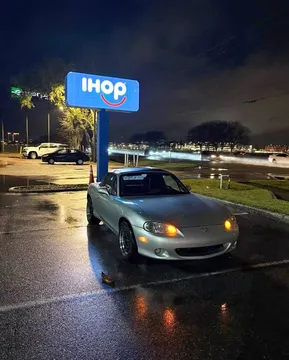 2001 Mazda MX-5 Sport Convertible 2D