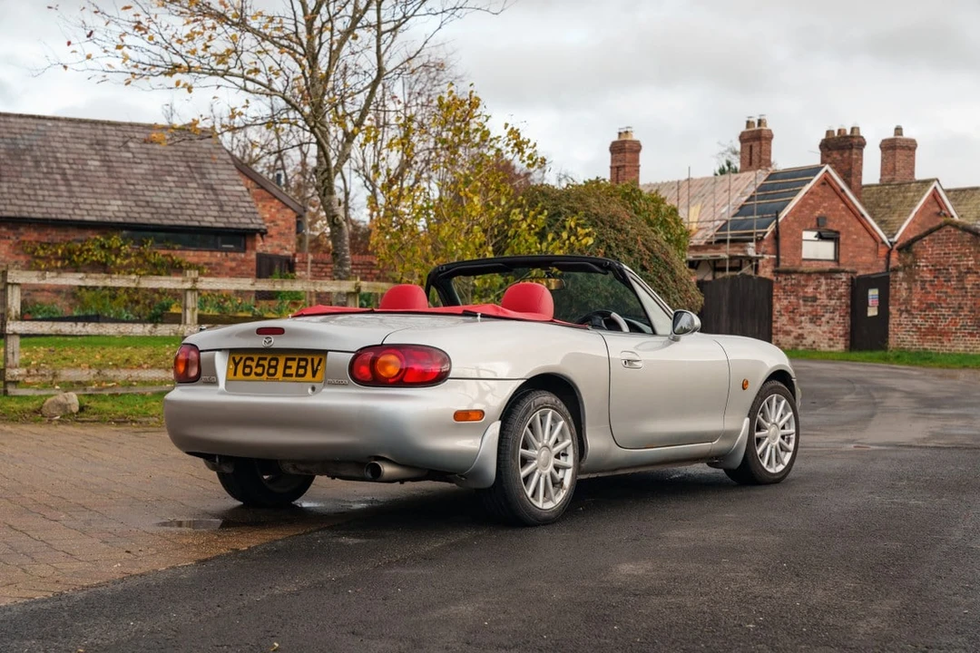 2001 Mazda NB MX-5 Miata - Image 9 of 30