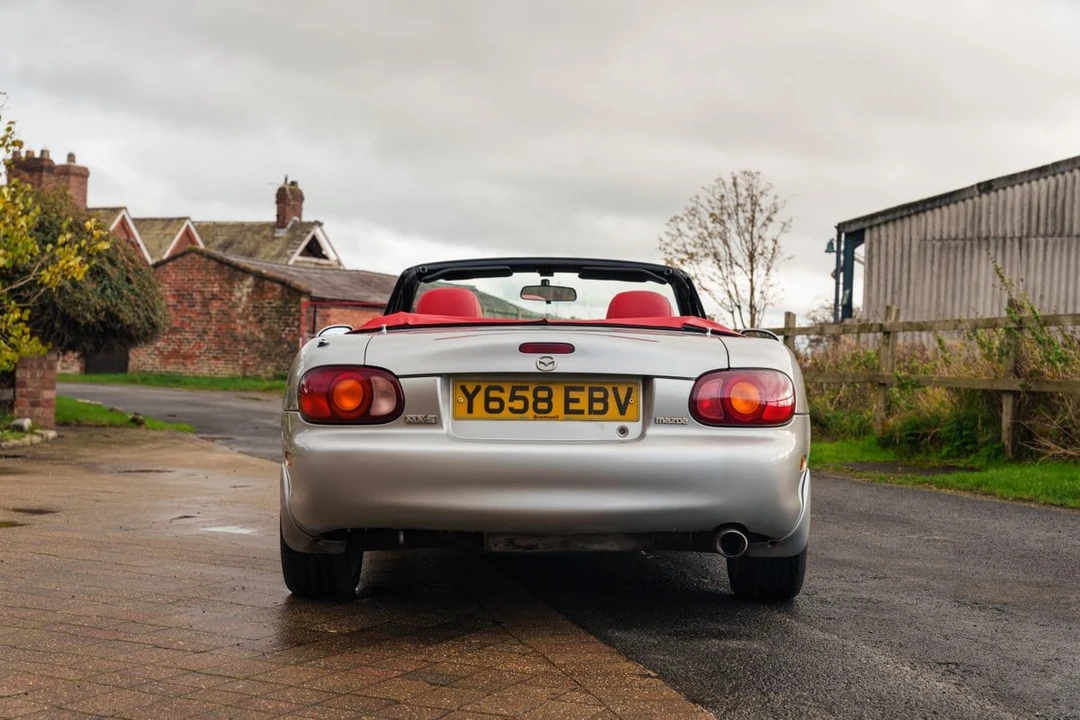 2001 Mazda NB MX-5 Miata - Image 8 of 30