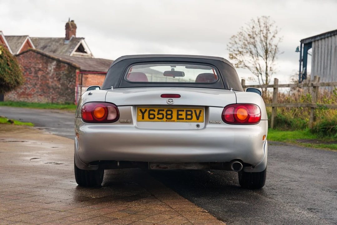 2001 Mazda NB MX-5 Miata - Image 21 of 30