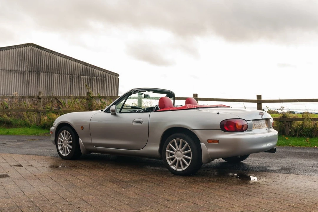 2001 Mazda NB MX-5 Miata - Image 6 of 30