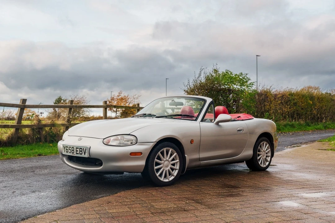 2001 Mazda NB MX-5 Miata - Image 4 of 30