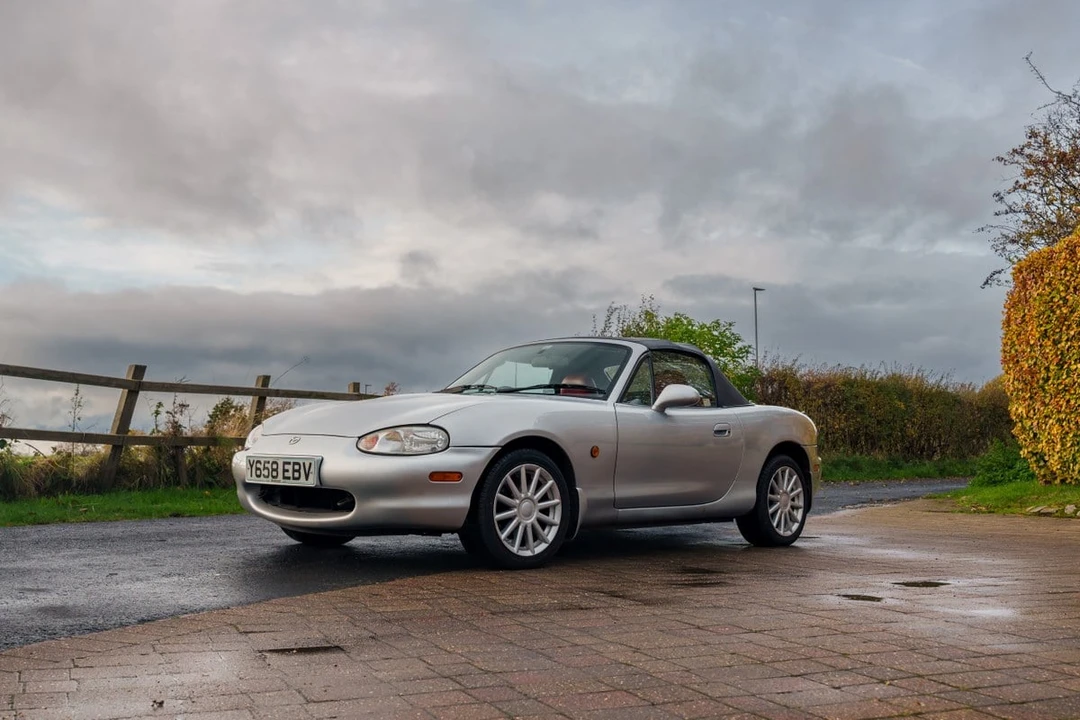 2001 Mazda NB MX-5 Miata - Image 2 of 30