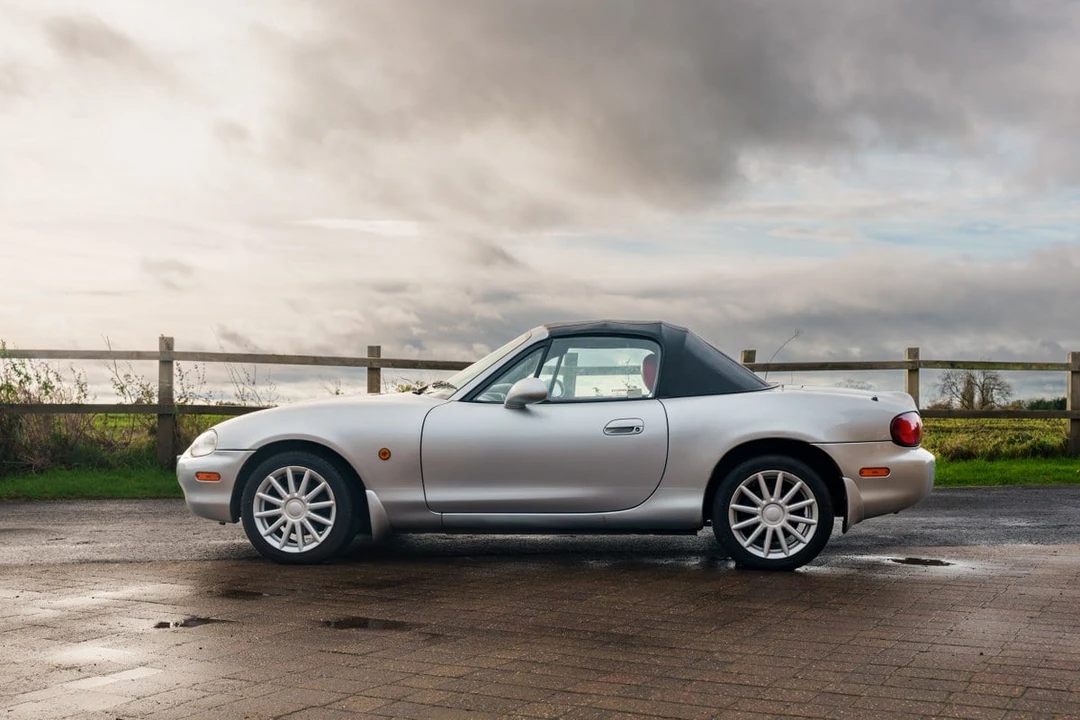 2001 Mazda NB MX-5 Miata - Image 23 of 30