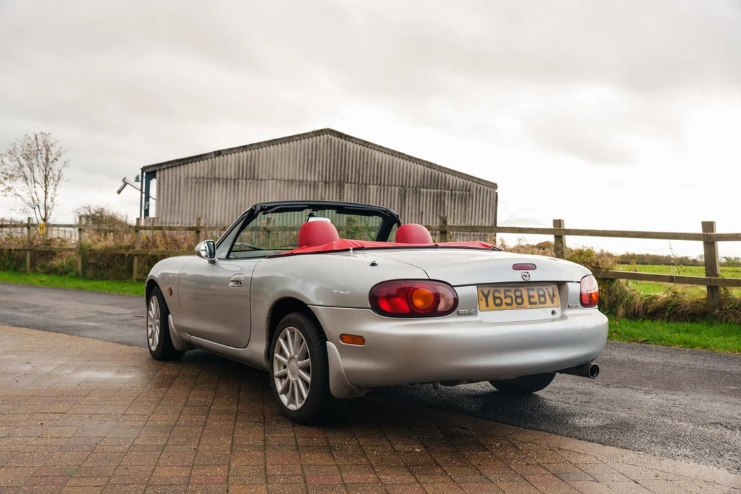 2001 Mazda NB MX-5 Miata - Image 7 of 30