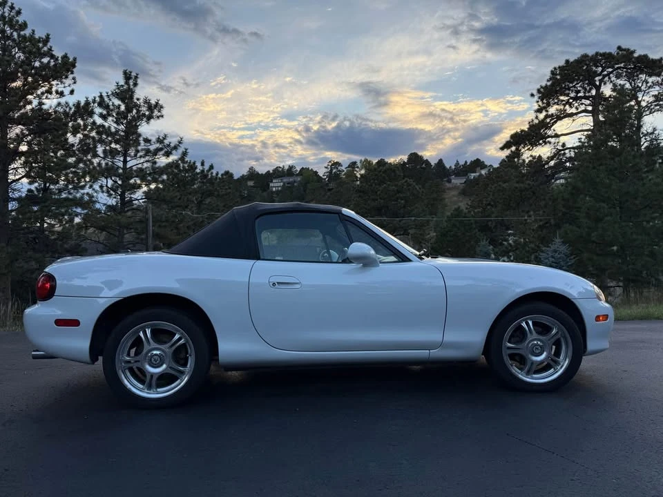 2001 Mazda NB MX-5 Miata - Image 6 of 10