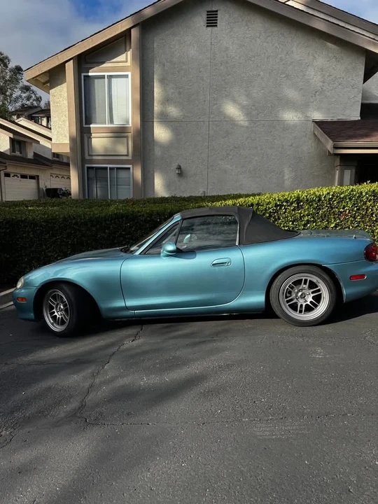 2001 Mazda NB MX-5 Miata - Image 2 of 8