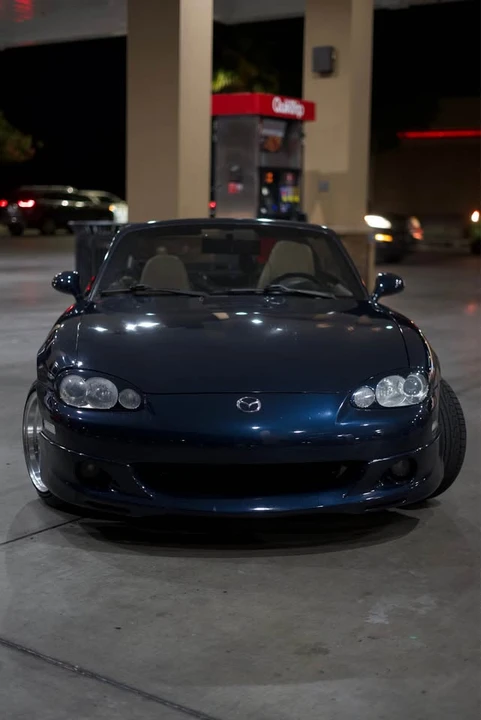 2001 Mazda NB MX-5 Miata - Image 2 of 9