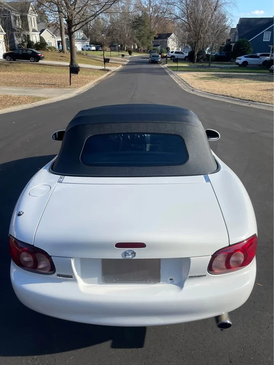 2001 Mazda NB MX-5 Miata - Image 8 of 9