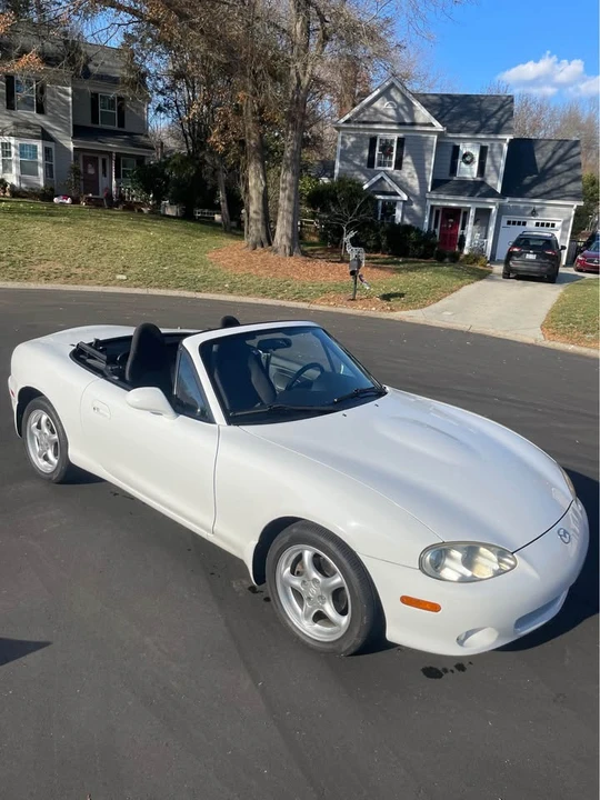 2001 Mazda NB MX-5 Miata - Image 2 of 9