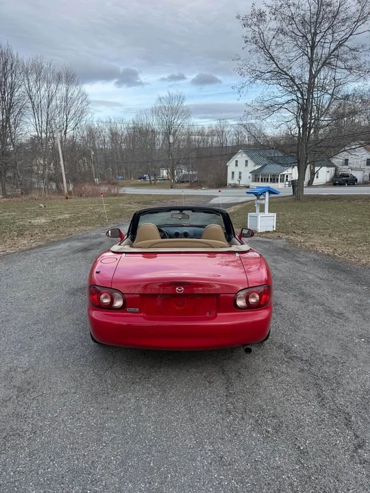 2001 Mazda NB MX-5 Miata - Image 5 of 10