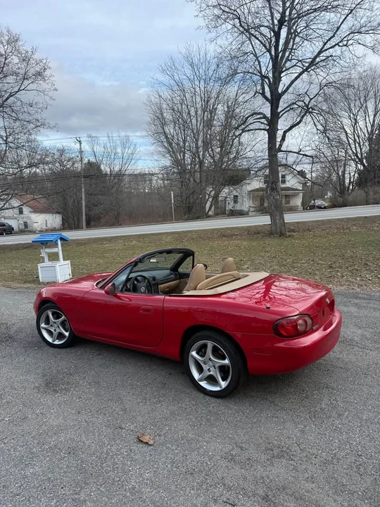 2001 Mazda NB MX-5 Miata - Image 2 of 10
