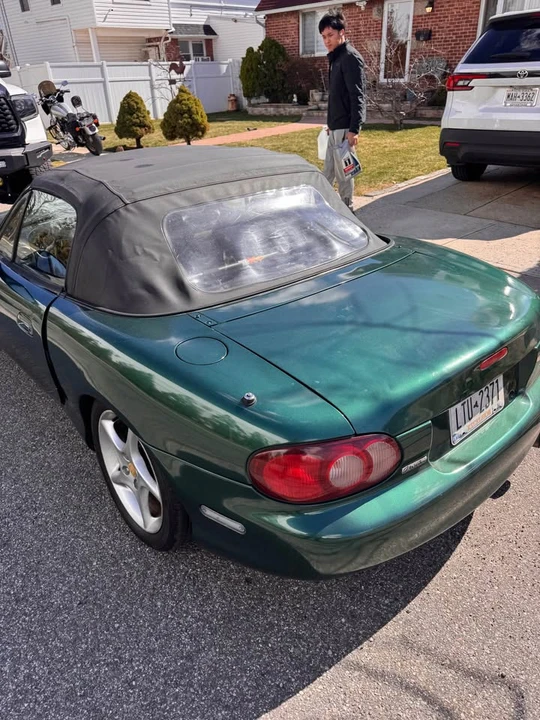 2001 Mazda NB MX-5 Miata - Image 5 of 10