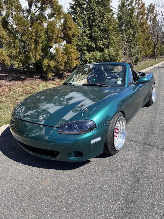 2001 Mazda NB MX-5 Miata - Image 2 of 10