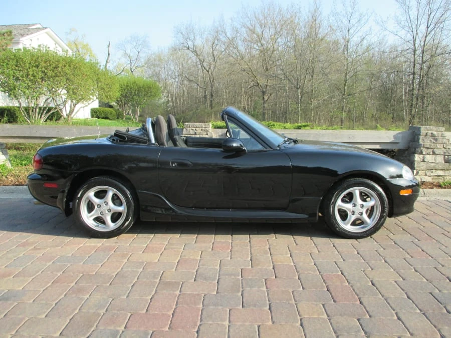 2001 Mazda NB MX-5 Miata - Image 2 of 16