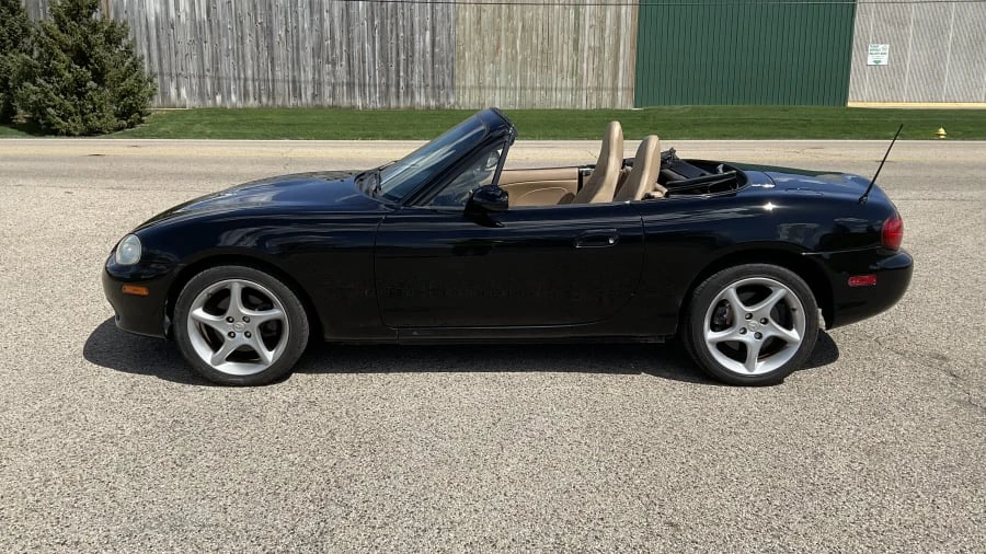2001 Mazda NB MX-5 Miata - Image 2 of 11
