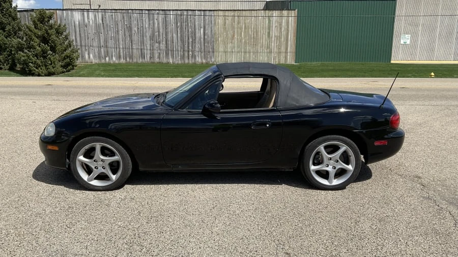 2001 Mazda NB MX-5 Miata - Image 5 of 11
