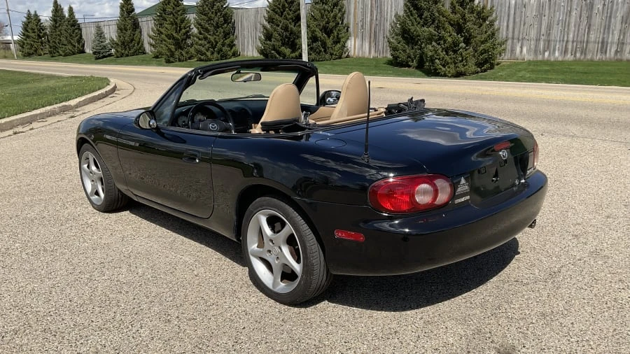 2001 Mazda NB MX-5 Miata - Image 3 of 11