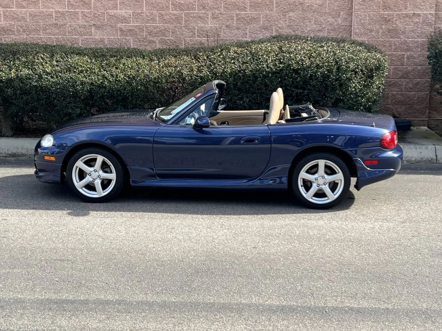 2001 Mazda NB MX-5 Miata - Image 2 of 11