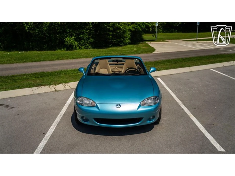 2001 Mazda NB MX-5 Miata - Image 2 of 31