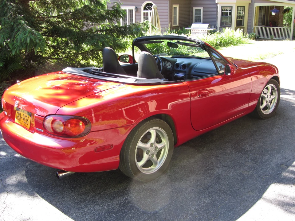 2001 Mazda NB MX-5 Miata - Image 2 of 30